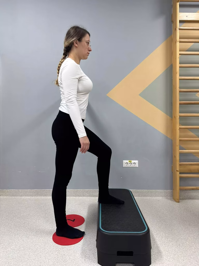 Exercițiu Step Up Treaptă Gonartroză Genunchi